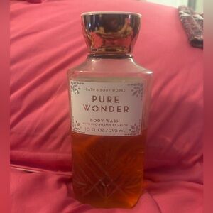 Bath & body Works pure wonder shower gel